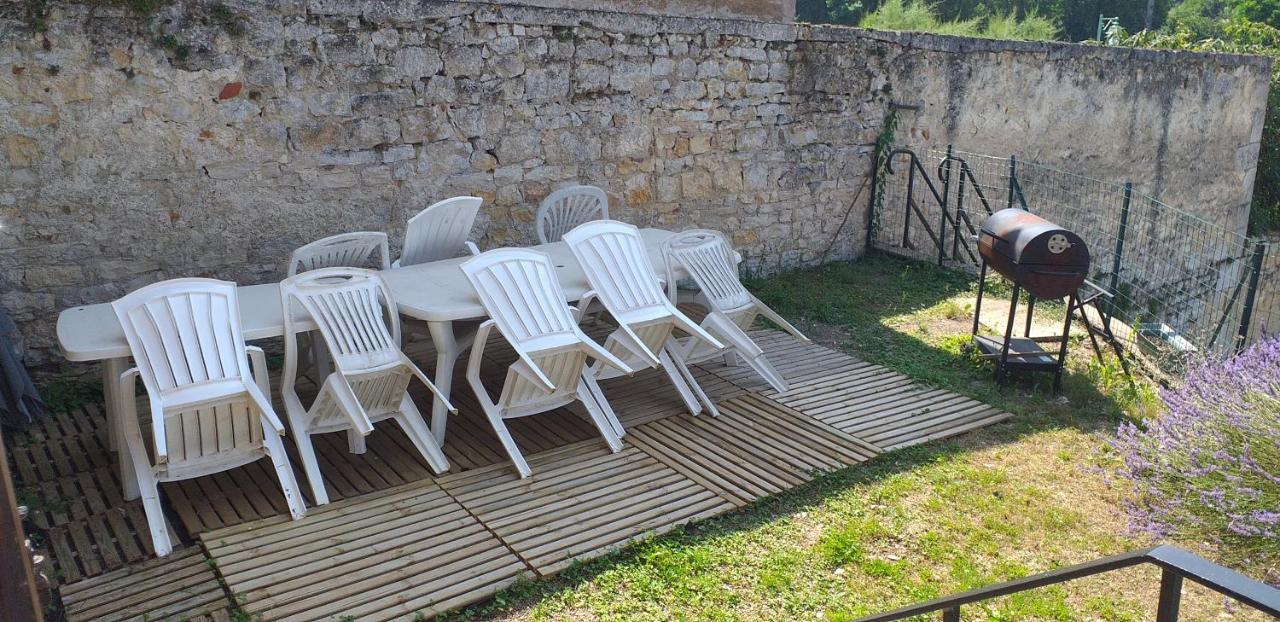 Maison Pour Nombreuses Personnes Pousseaux 외부 사진